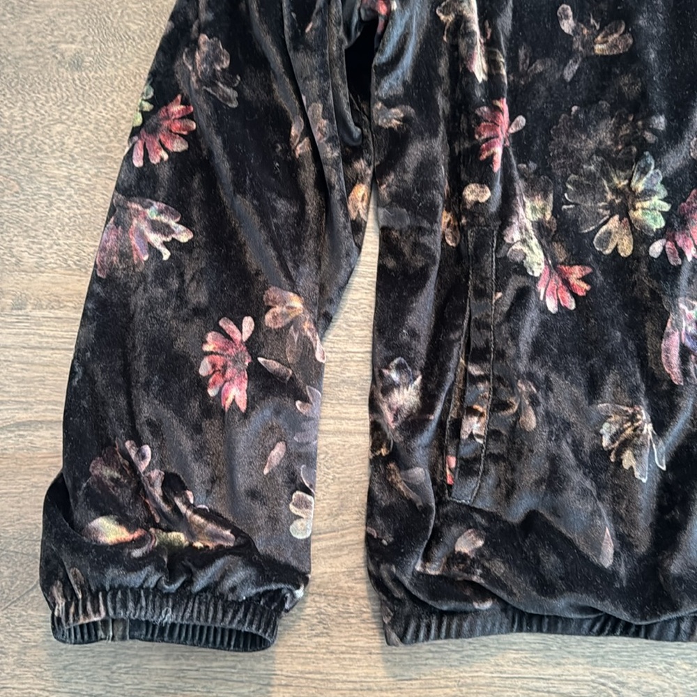 Great condition velvet zip up bomber jacket - Picture 2 of 11